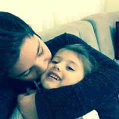 Gözlerden Akar Bir Kaç Damla Yaş