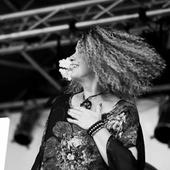 Jennifer B & the Groove