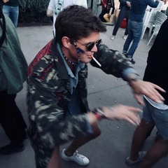 • TANZENDER INDIANER •