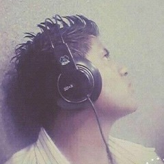 VOZ COMERCIAL EN RADIO