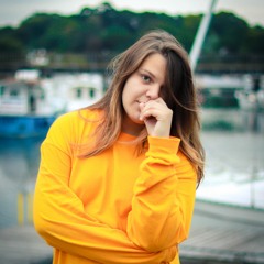 Hannah Phillips Real