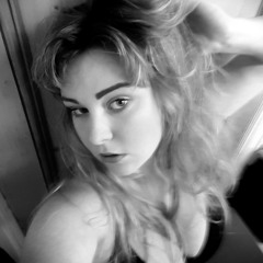 Bethy Gillan 😉🖤⚘