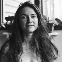 Molly Sarlé