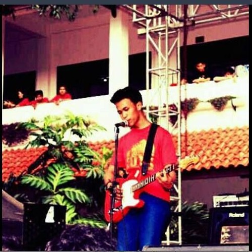 Dancing Alone (Feat. Emma Mc' Neil) [Ifandi Khainur Rahim BOOTLEG]