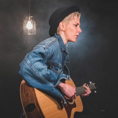 Stephanie Manns