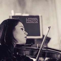Nicole Leon violon