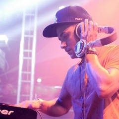 MC NEGO - OS CARA DO MOMENTO( DJ PELÉ VS DJ TUCHE)