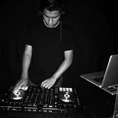DJ VIC FLORESS
