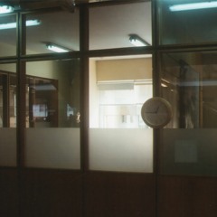 elhombrequemirabaelcielo