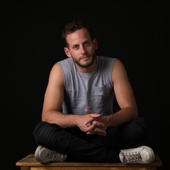 ‫יובל דה לוי‬‎