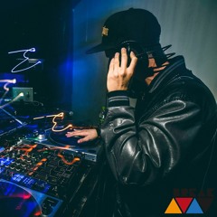 Dj Elle