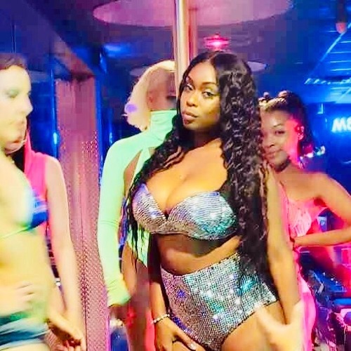 Ts Naomi Black