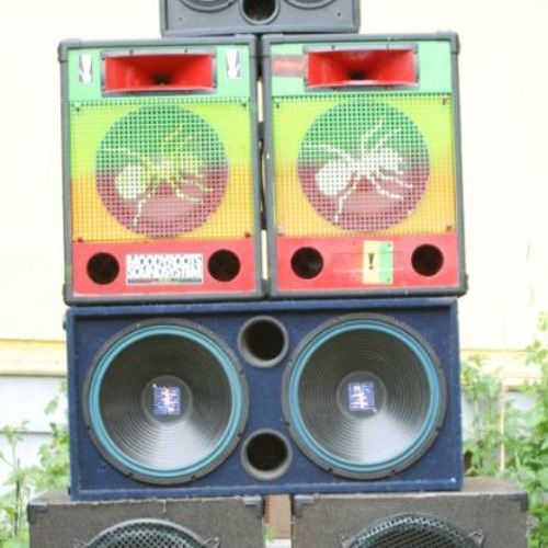 Stream Ronny Deluxe - Birnenpfeffi Mit Tschack by Der Brownie | Listen