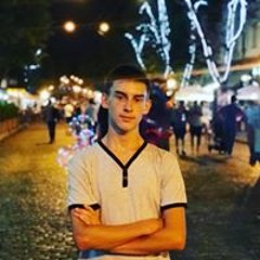 Максим Ставенко