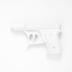 WHITE GUN