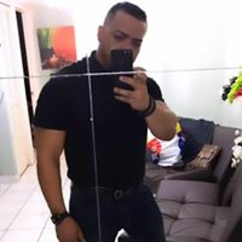 Lazaro Leon’s avatar