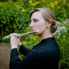 Laura Clapper, flute
