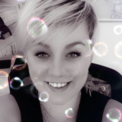 Amandine Delval