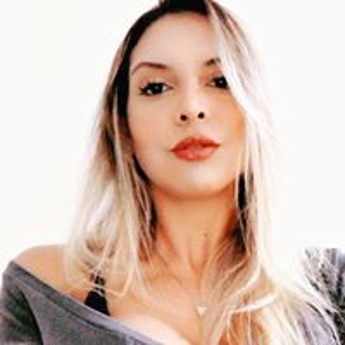 Caroline Oliveira’s avatar