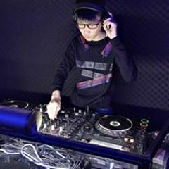Đẳng Cấp Của Một Dân Chơi - Phua Xeko ft Thiên Ân (NONSTOP)