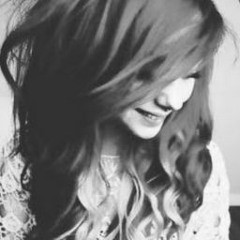 bEcCi-aLiCiA PeAcElOvE