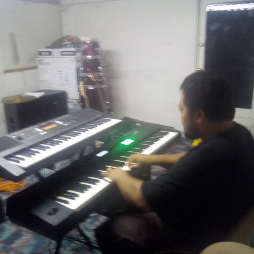 O oe o lau uo moni-Inst.cover(studio sample)