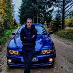 Максим Богданов