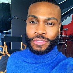 Merrell Hollis Beauty)