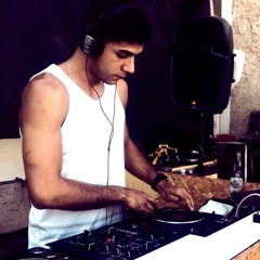 Gustavo Caffemba / Distortion