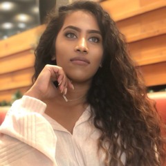 Niviya R