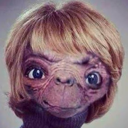 Et with top a blonde wig