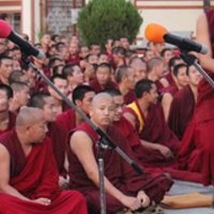 གྲགས་པ་ངག་དབང་།