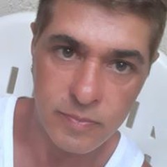 Jose L Ricca