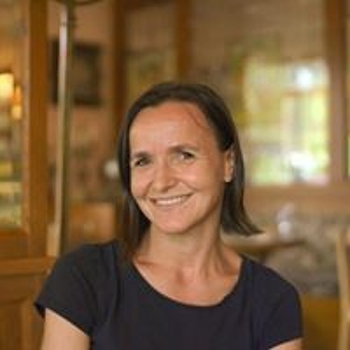 Nora Cselotei’s avatar