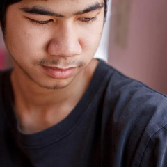 วรดร แสงเจริญ