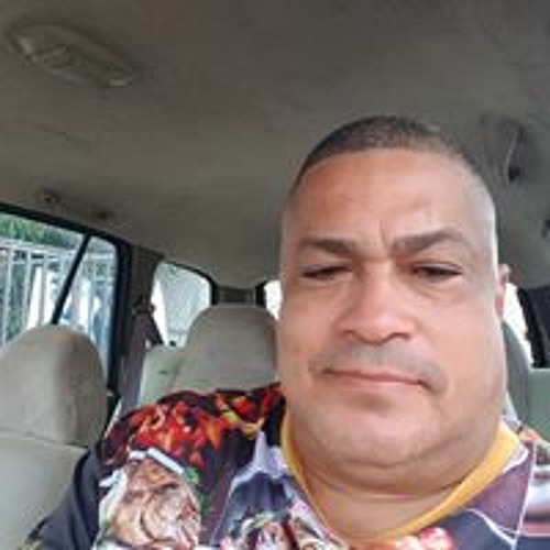 Julio Santiago’s avatar