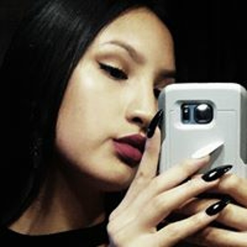 Liana Neshea’s avatar