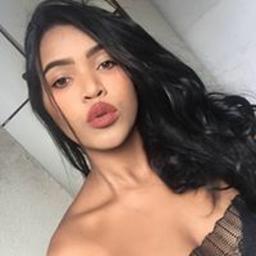 Luana Maria’s avatar