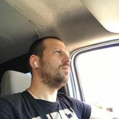 саша тюпа