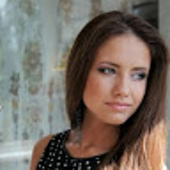 Елена Максимова