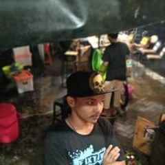 Khamid Bogeng Stors