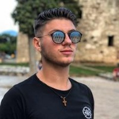 Μιχάλης Παρέλλης
