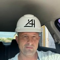 Артем Пустовар