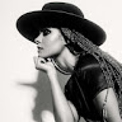 Pauline (BellePaulinee)