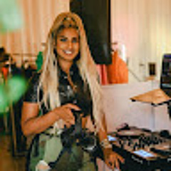 DJ Sarah Selfish