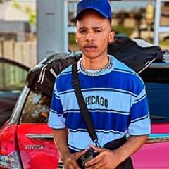 Ayaxolisa Malone