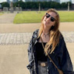 Holly Isoz