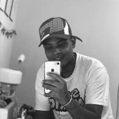 Älêxîîs Pělăęz