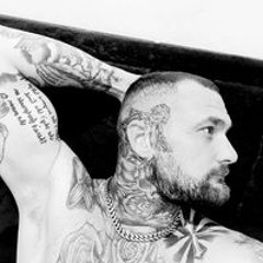 Lee J Henderson