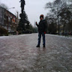 Andor12345_
